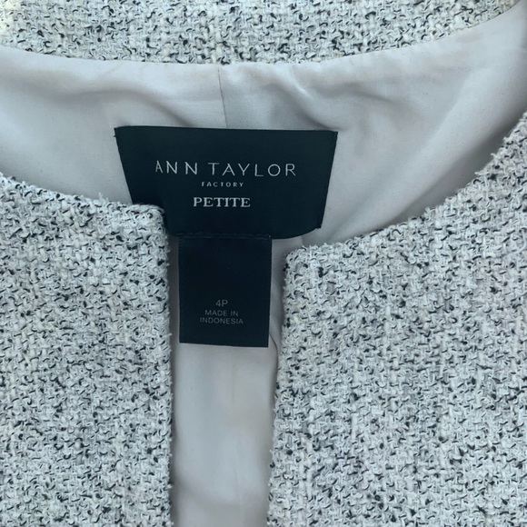 ANN TAYLOR FACTORY Ruffle Crop Lady Jacket. Size 4 Petite - Picture 2 of 3